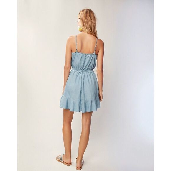 ✨ Denim Ruffle Front Dress✨ - Picture 3 of 4